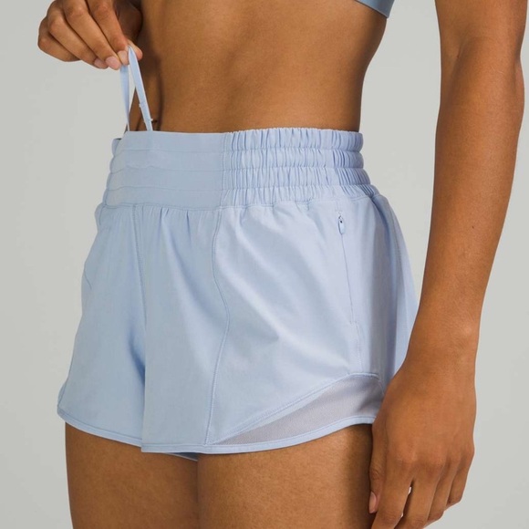 Lululemon Hotty Hot Shorts Pastel Blue Purple Low Rise Linen size 6 - Picture 3 of 11